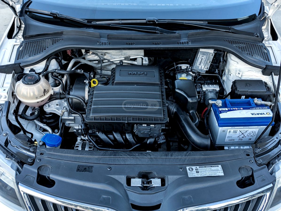 Skoda Rapid - фото 13