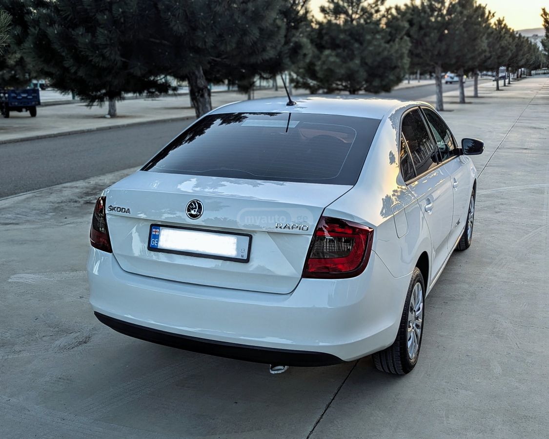 Skoda Rapid - фото 6