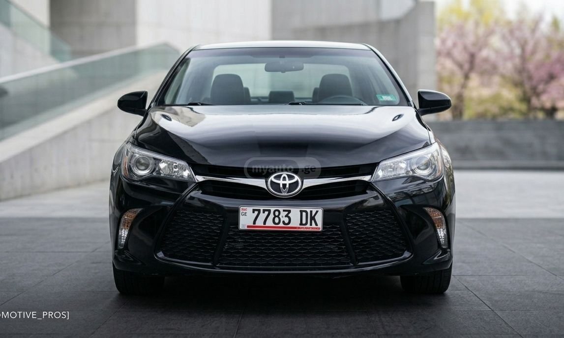 Toyota Camry - фото 2
