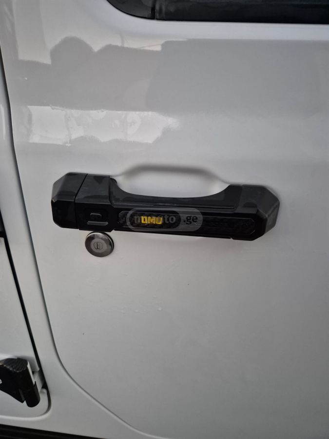 Jeep Wrangler - фото 11