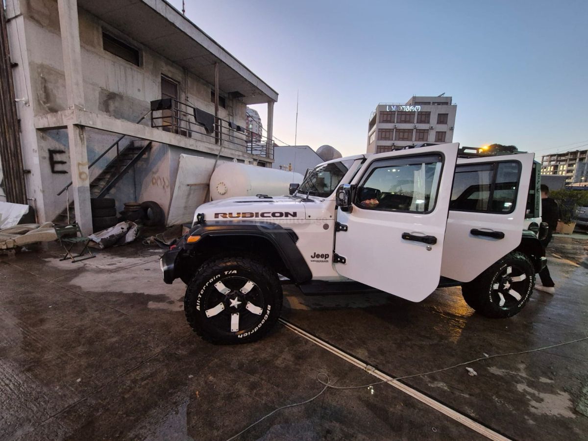 Jeep Wrangler - фото 15