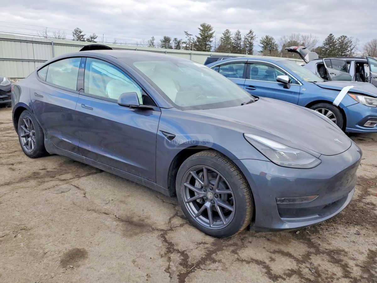 Tesla Model 3 - фото 3