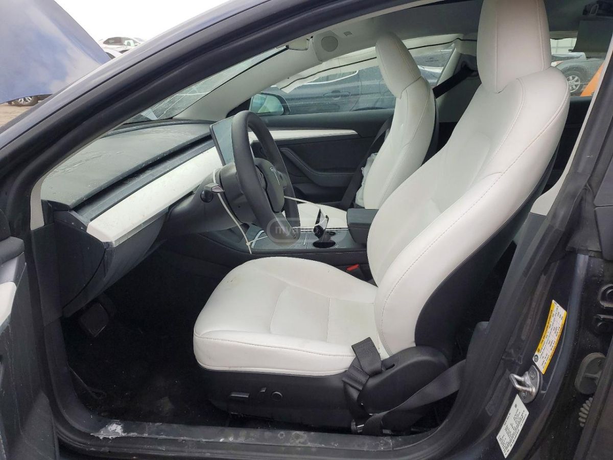 Tesla Model 3 - фото 6