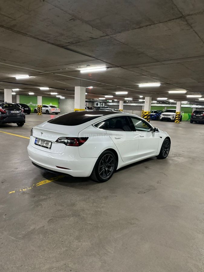 Tesla Model 3 - фото 4
