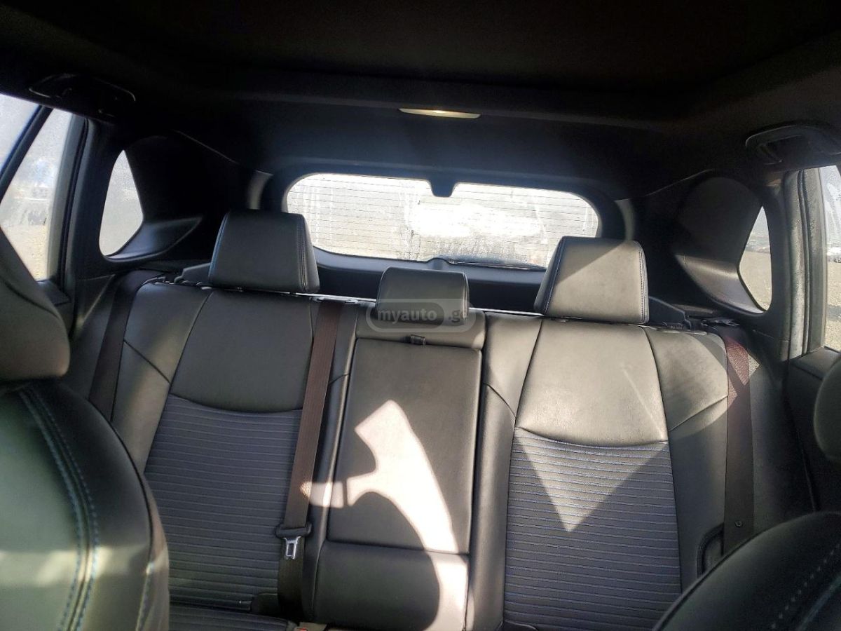 Toyota RAV 4 - фото 10