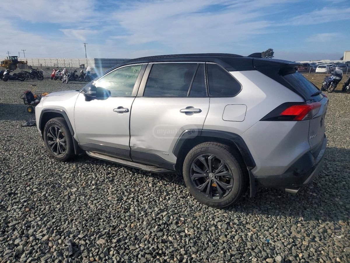 Toyota RAV 4 - фото 2