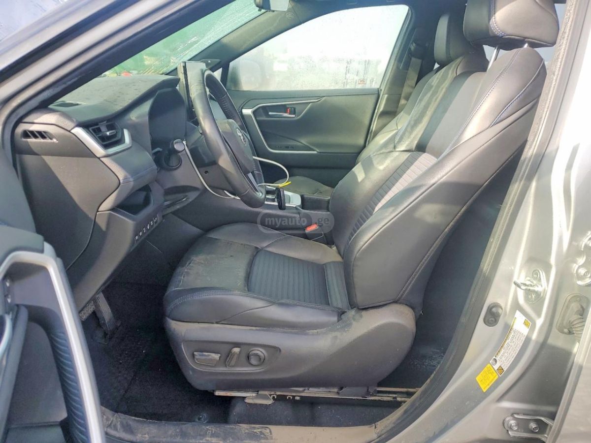 Toyota RAV 4 - фото 7