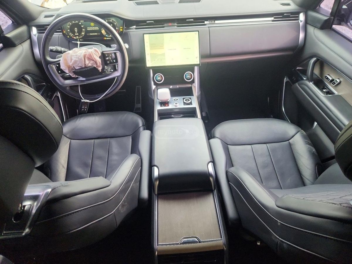 Land Rover First Edition 4dr 4x4 Automati — миниатюра 8