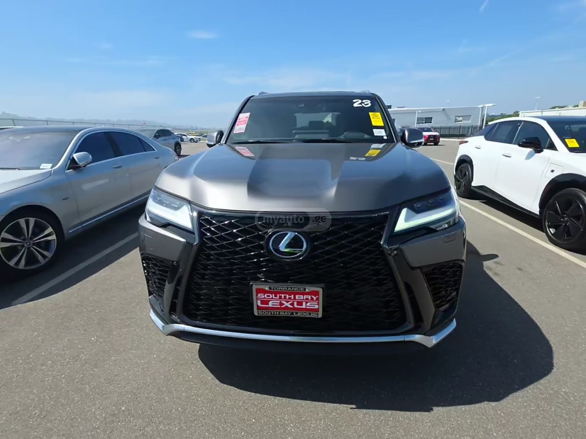 Lexus LX 600 - фото 1