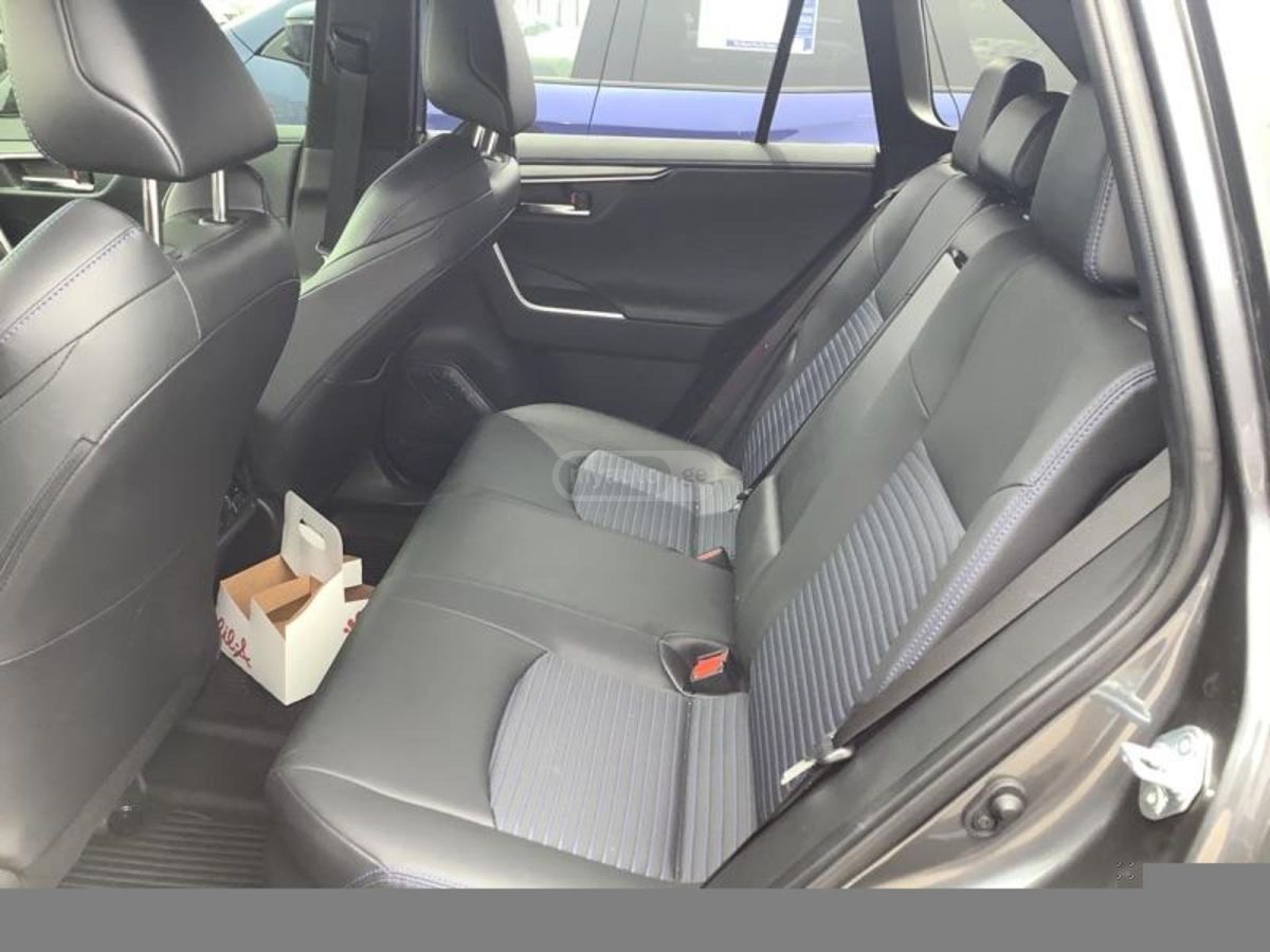 Toyota XSE 4dr All-Wheel Drive CVT — миниатюра 7