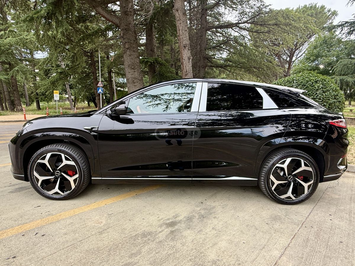 BYD Sealion 7 