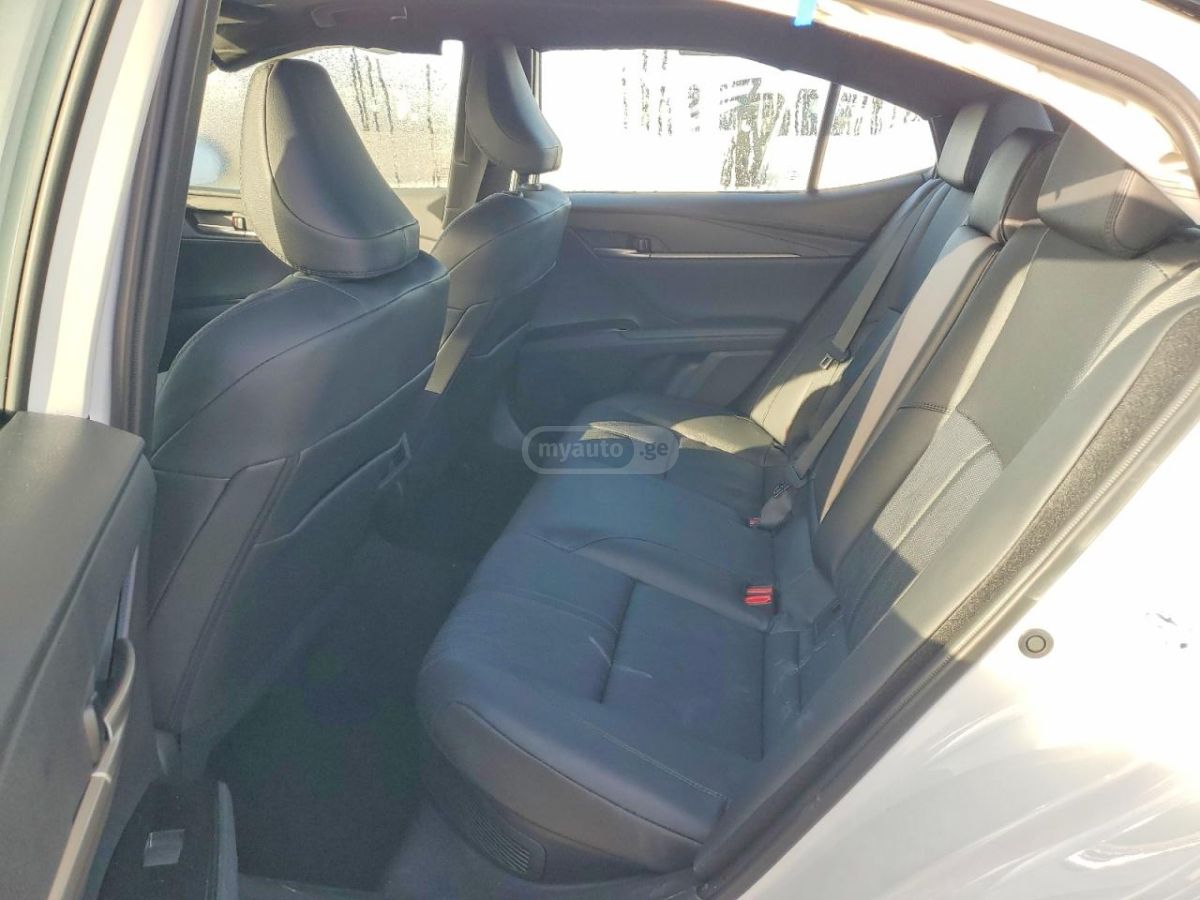 Toyota Camry 2026 — миниатюра 11