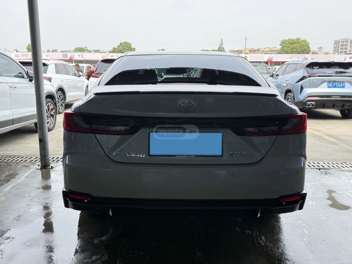 Toyota Camry - фото 2