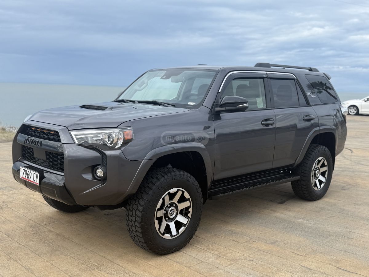 Toyota 4Runner - фото 1