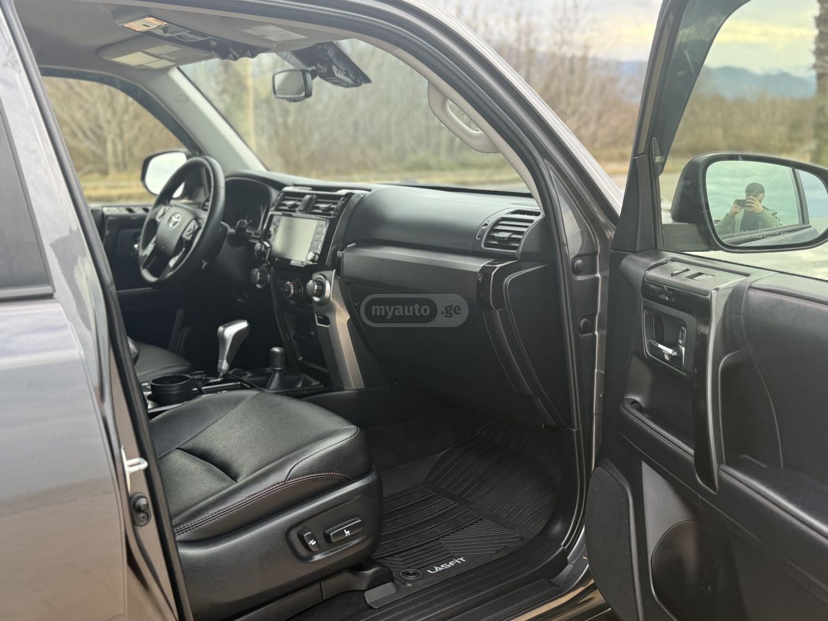 Toyota 4Runner - фото 10