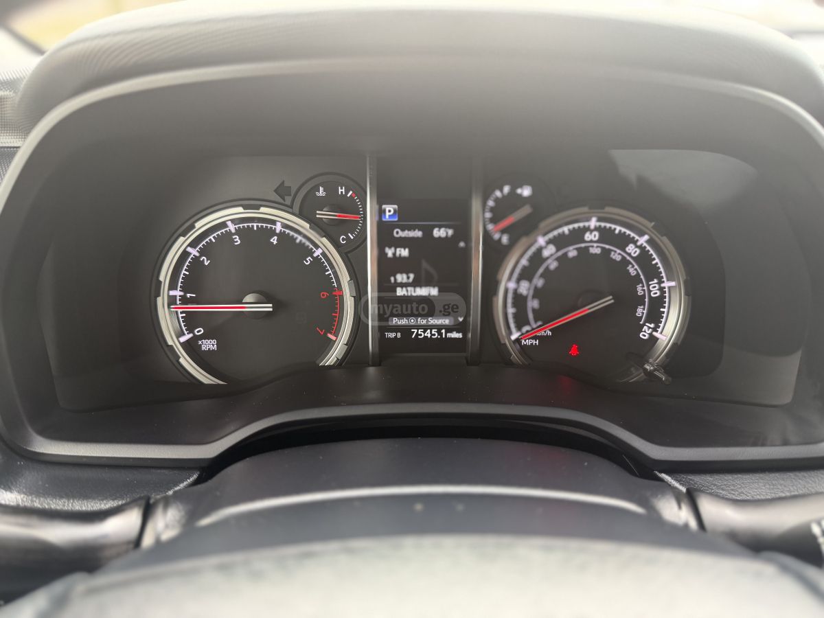 Toyota 4Runner - фото 15