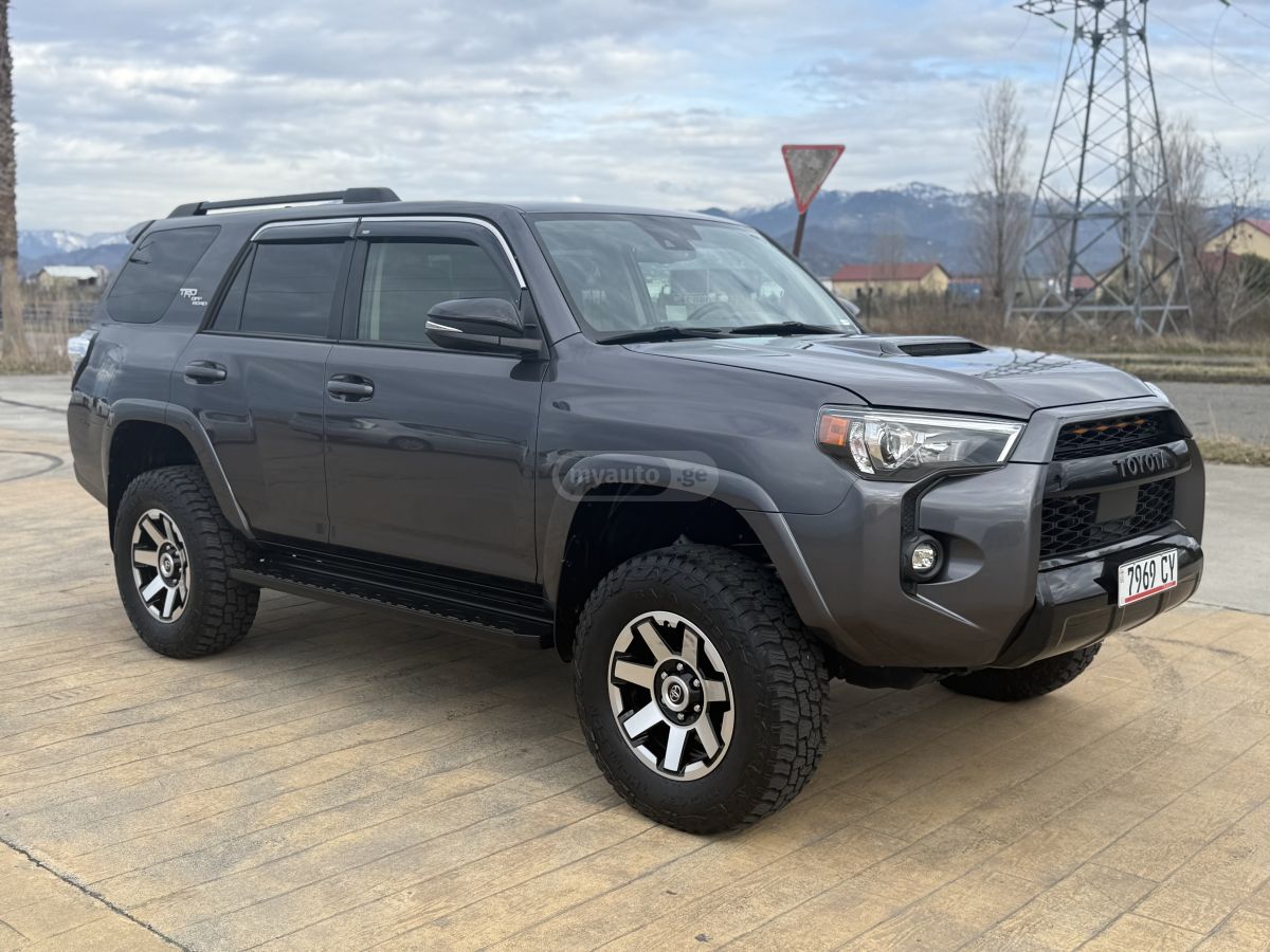 Toyota 4Runner - фото 2