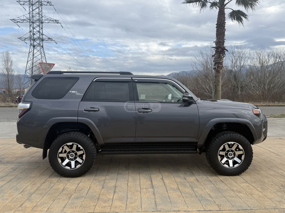 Toyota 4Runner - фото 3