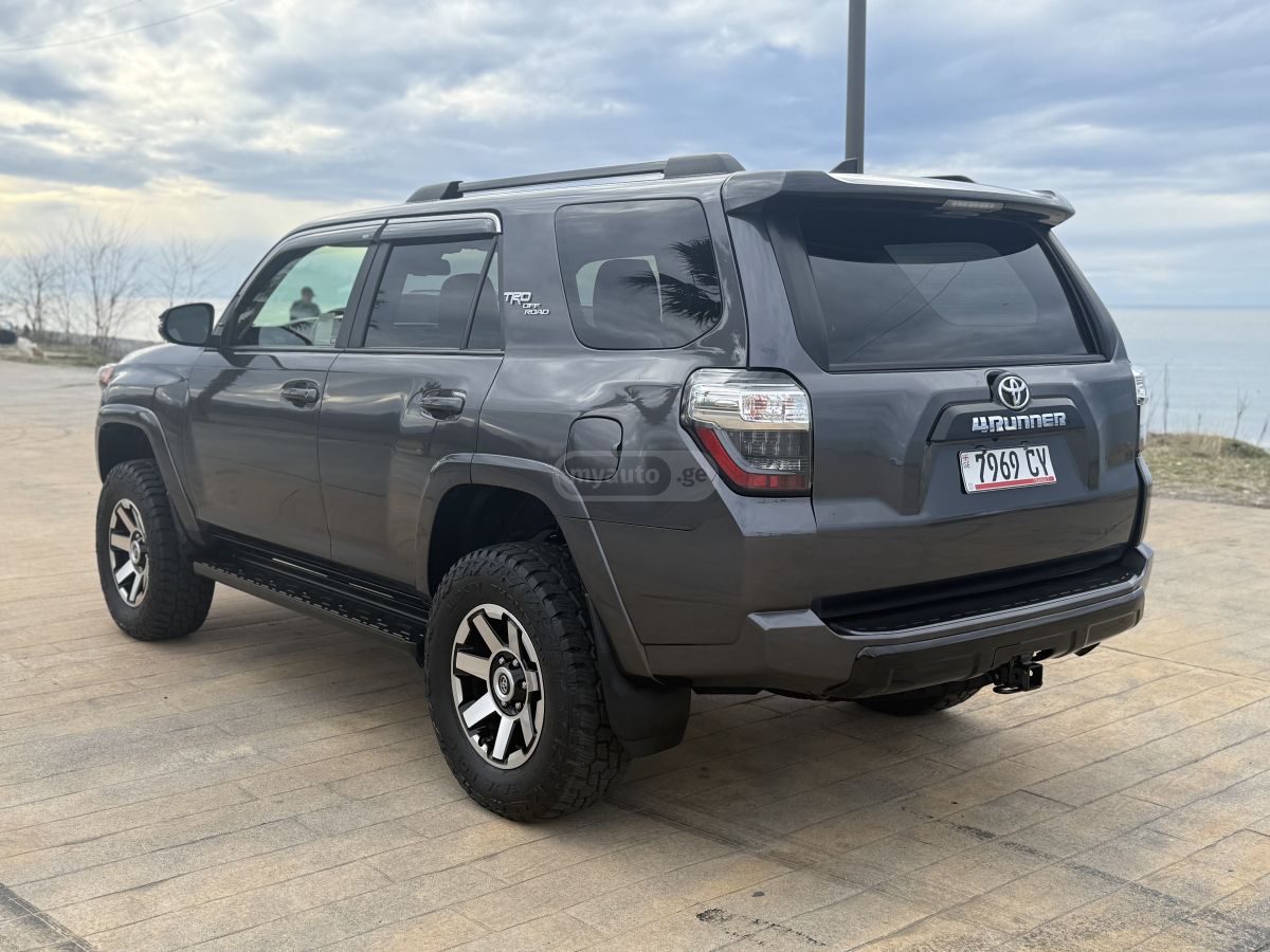 Toyota 4Runner - фото 5