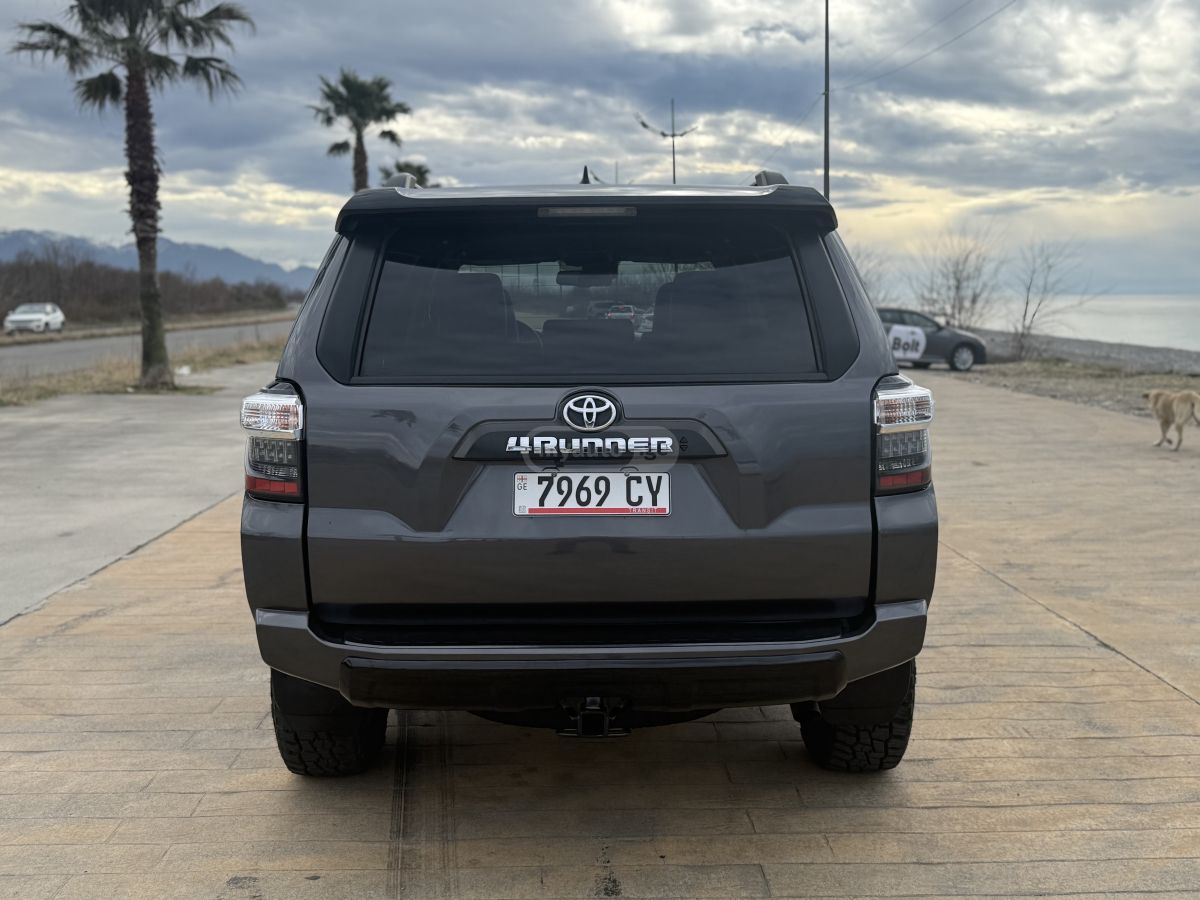 Toyota 4Runner - фото 8
