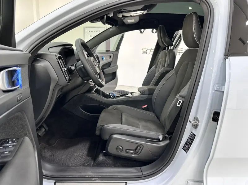 Volvo C40 2024 — миниатюра 10