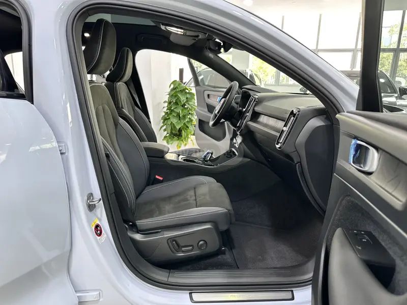 Volvo C40 2024 — миниатюра 11