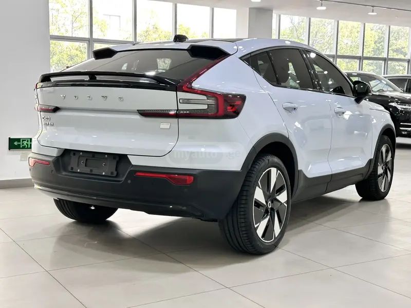 Volvo C40 2024 — миниатюра 7