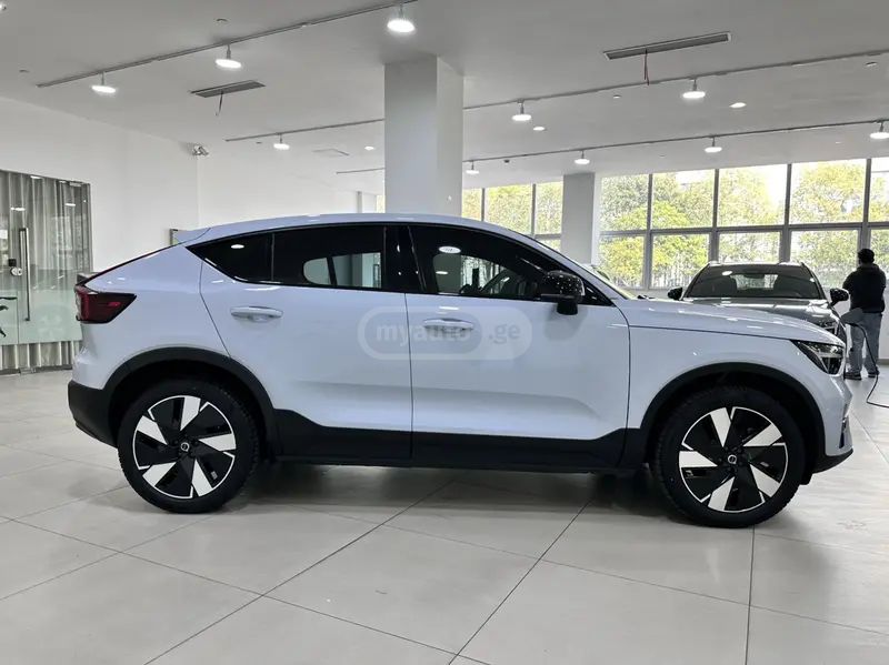 Volvo C40 2024 — миниатюра 8
