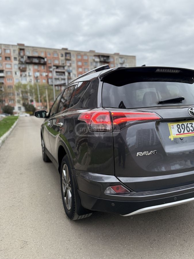 Toyota RAV 4 - фото 5
