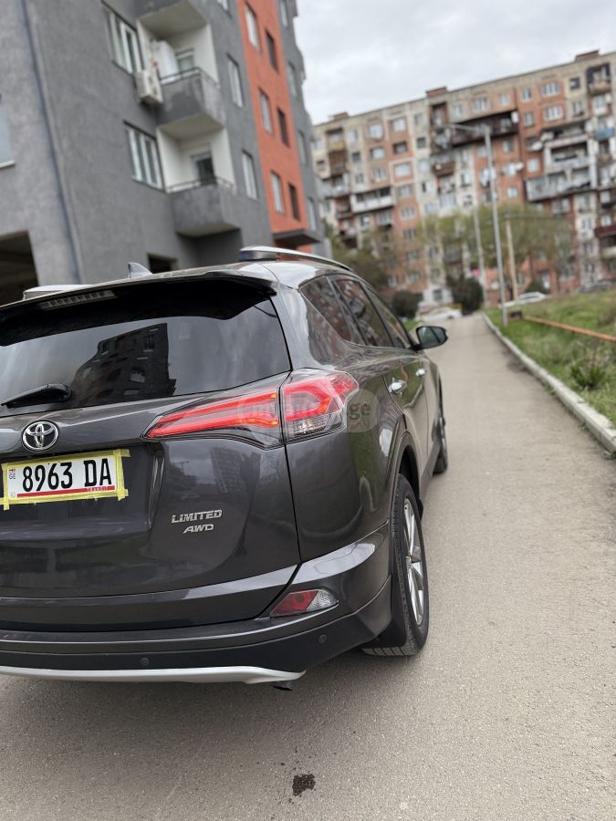 Toyota RAV 4 - фото 6