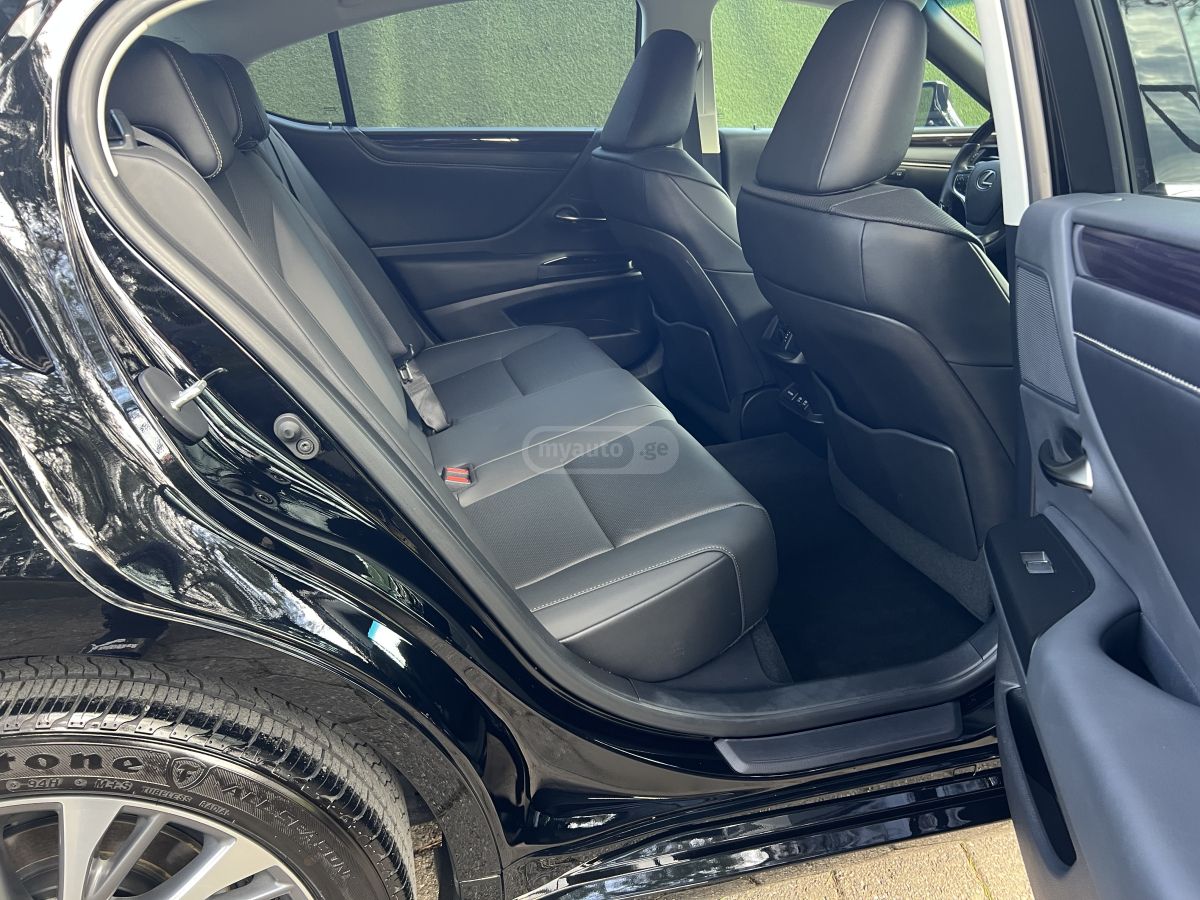 Lexus A W D — миниатюра 12