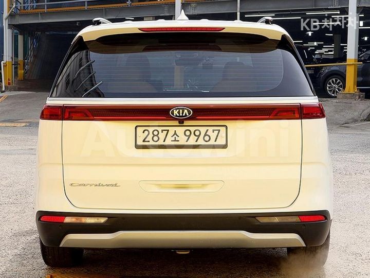 Kia Sedona - фото 3