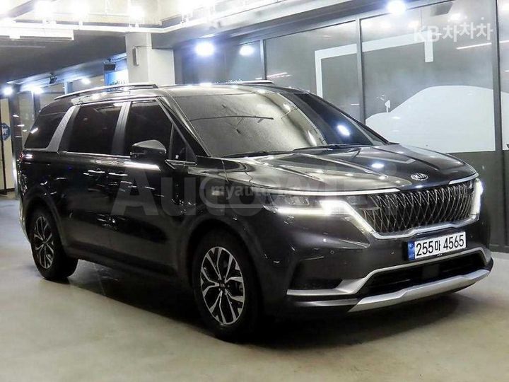 Kia Sedona - фото 1