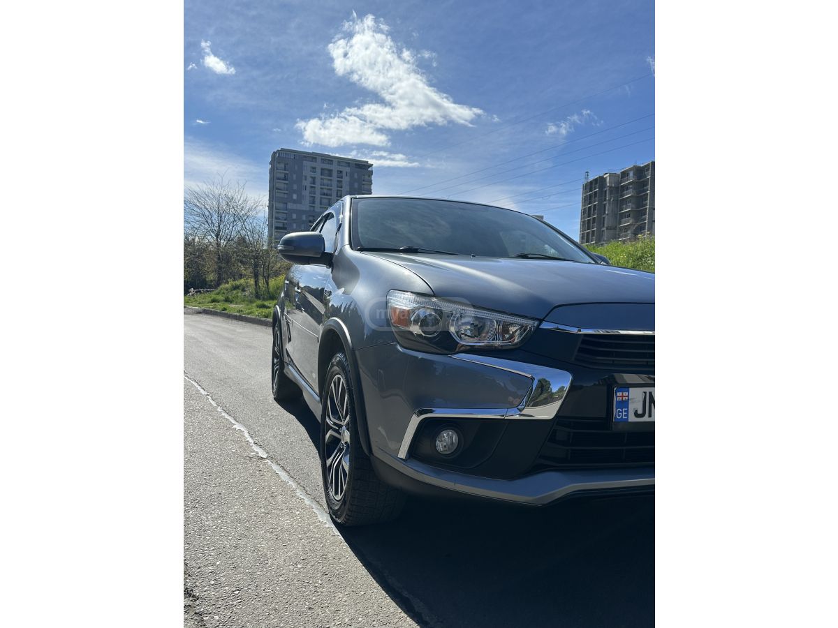 Mitsubishi Outlander Sport - фото 1