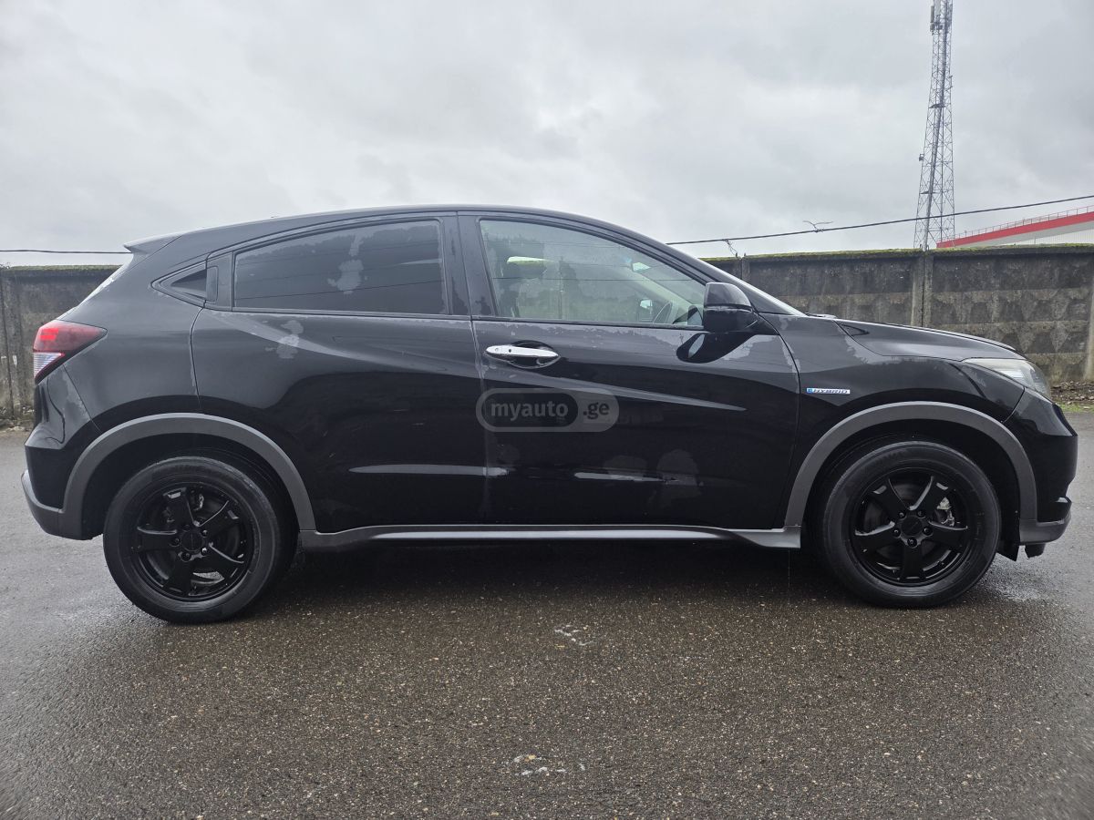 Honda Vezel - фото 1