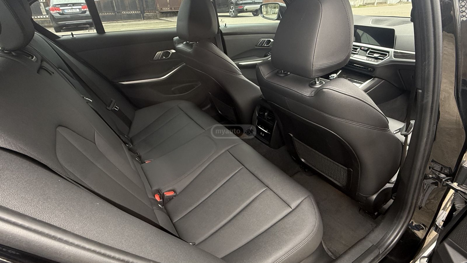 BMW 330 - фото 8