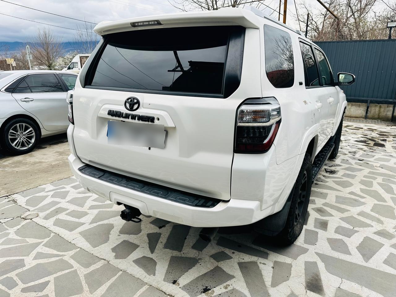 Toyota 4 Runner - фото 4