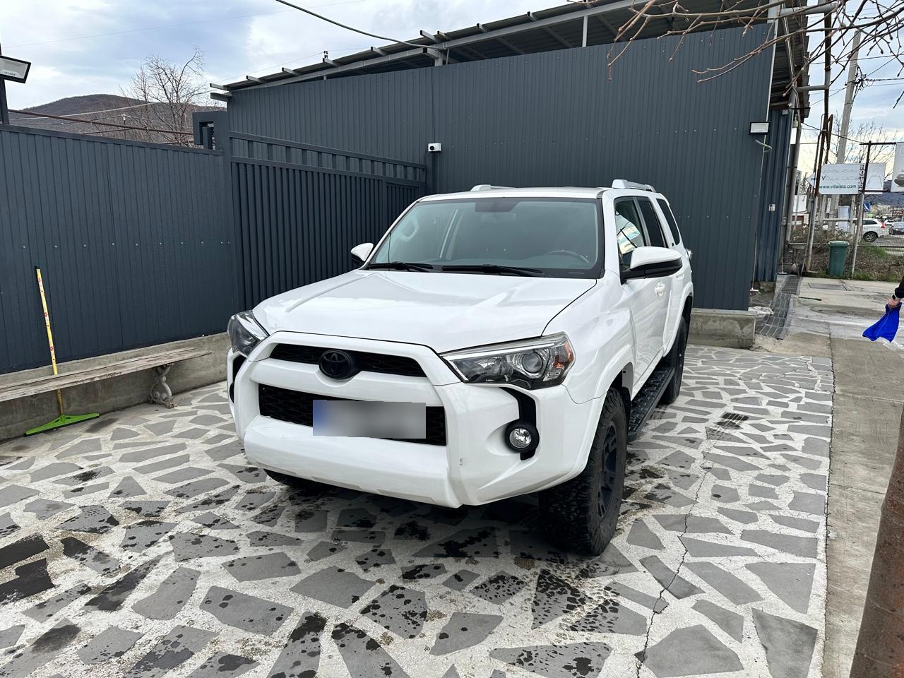 Toyota 4 Runner - фото 7