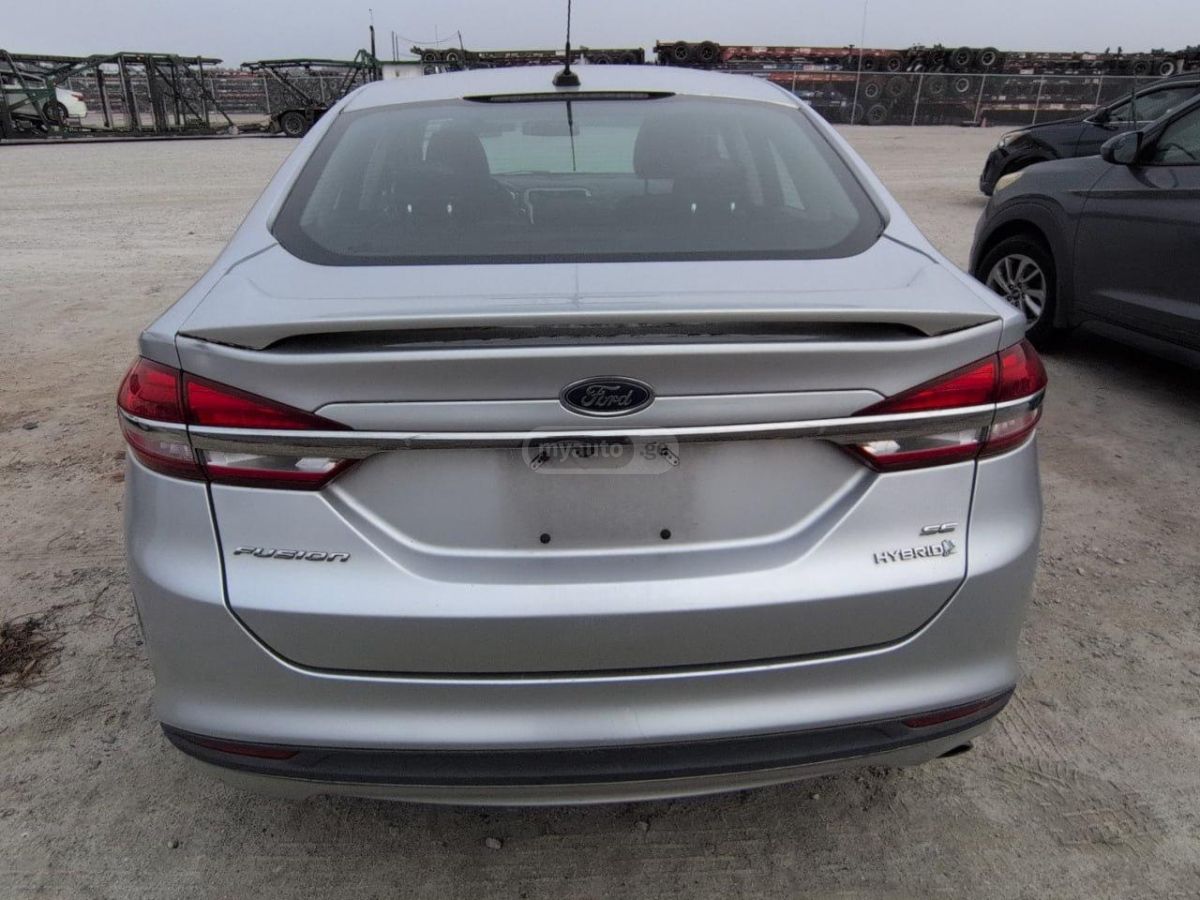 Ford Fusion - фото 4