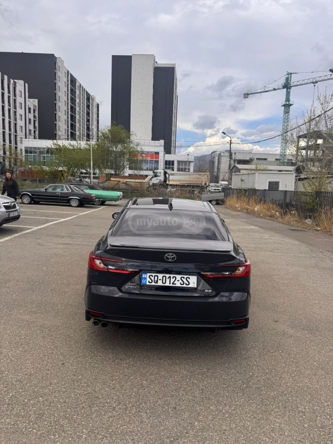 Toyota Camry - фото 2