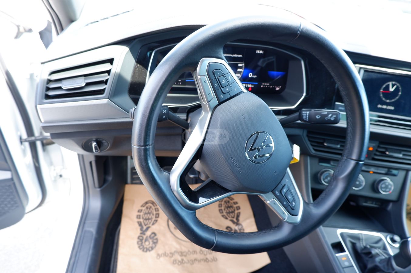 Volkswagen Jetta - фото 11