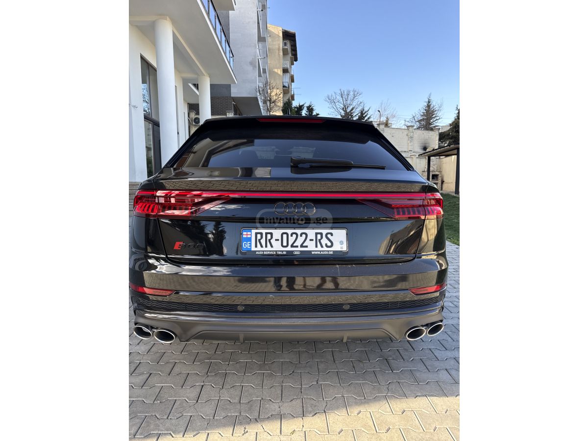 Audi SQ8 - фото 1