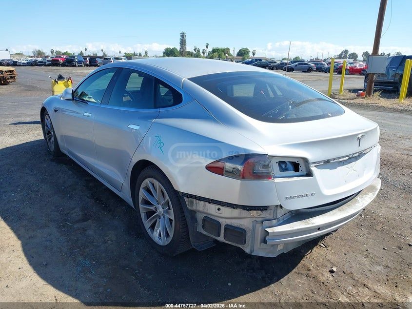 Tesla Model S - фото 2