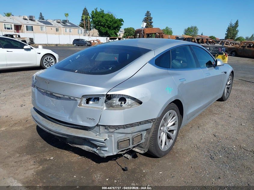 Tesla Model S - фото 3
