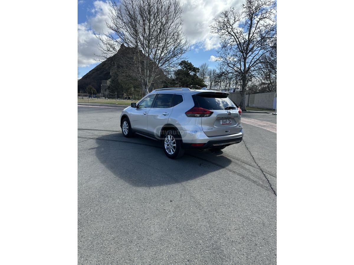 Nissan Rogue - фото 3