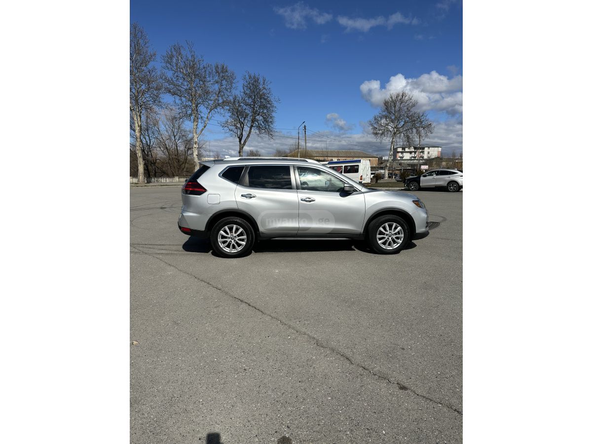 Nissan Rogue - фото 6