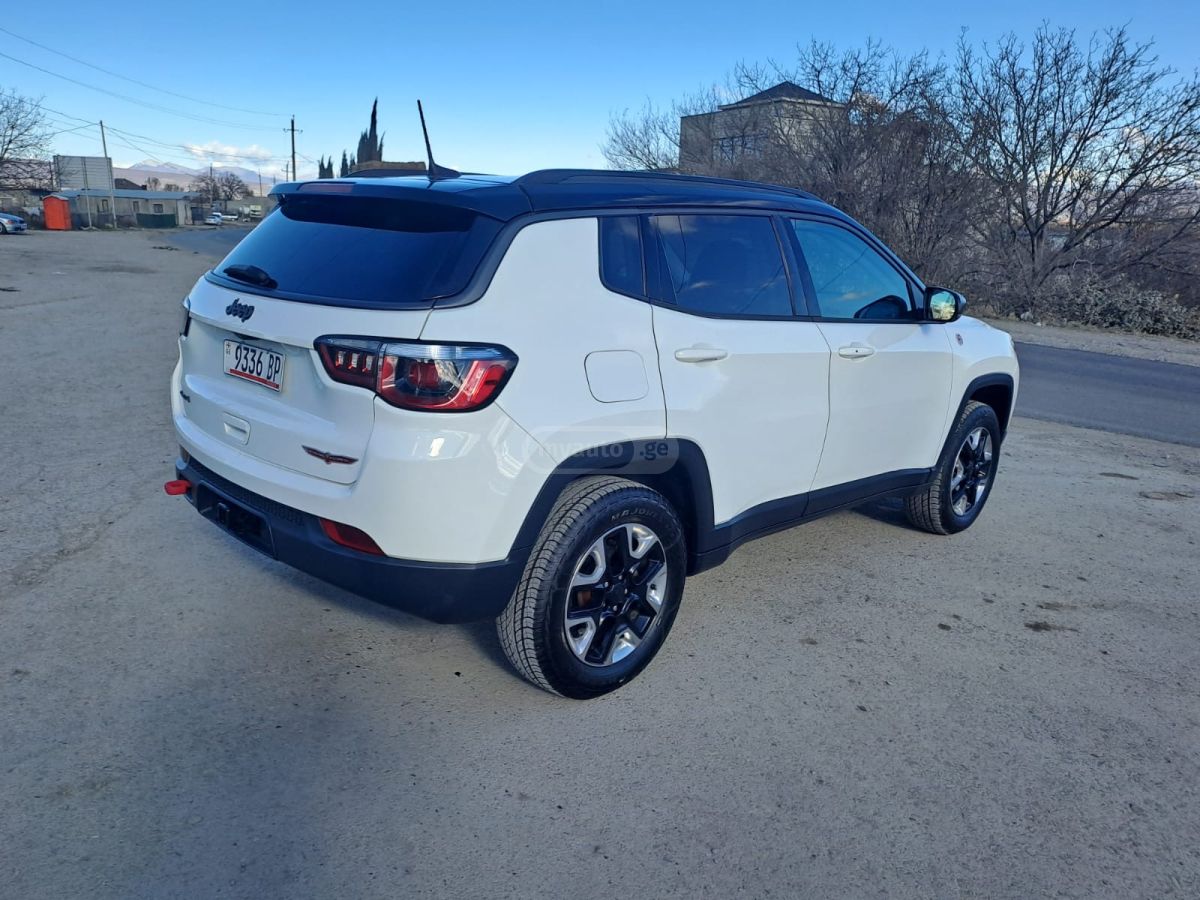 Jeep Compass - фото 3