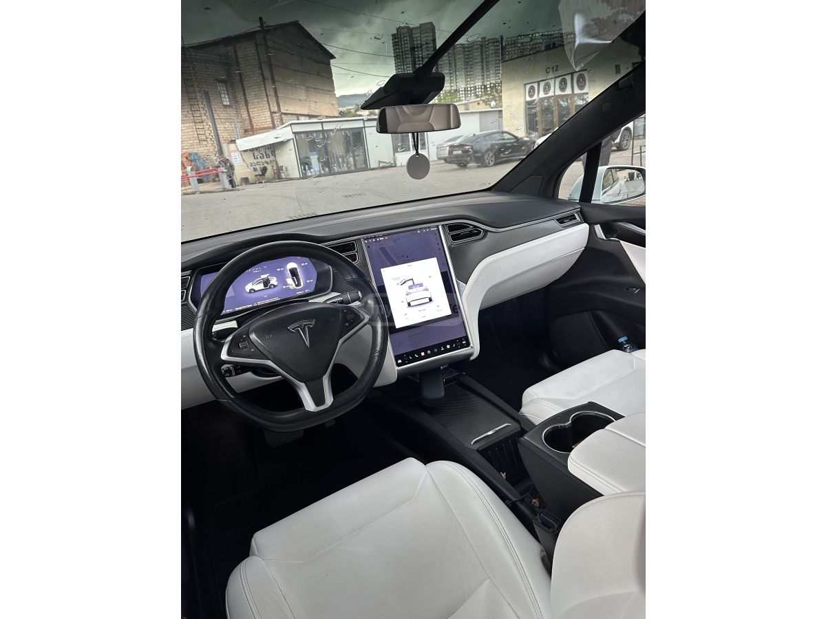Tesla Model X - фото 9