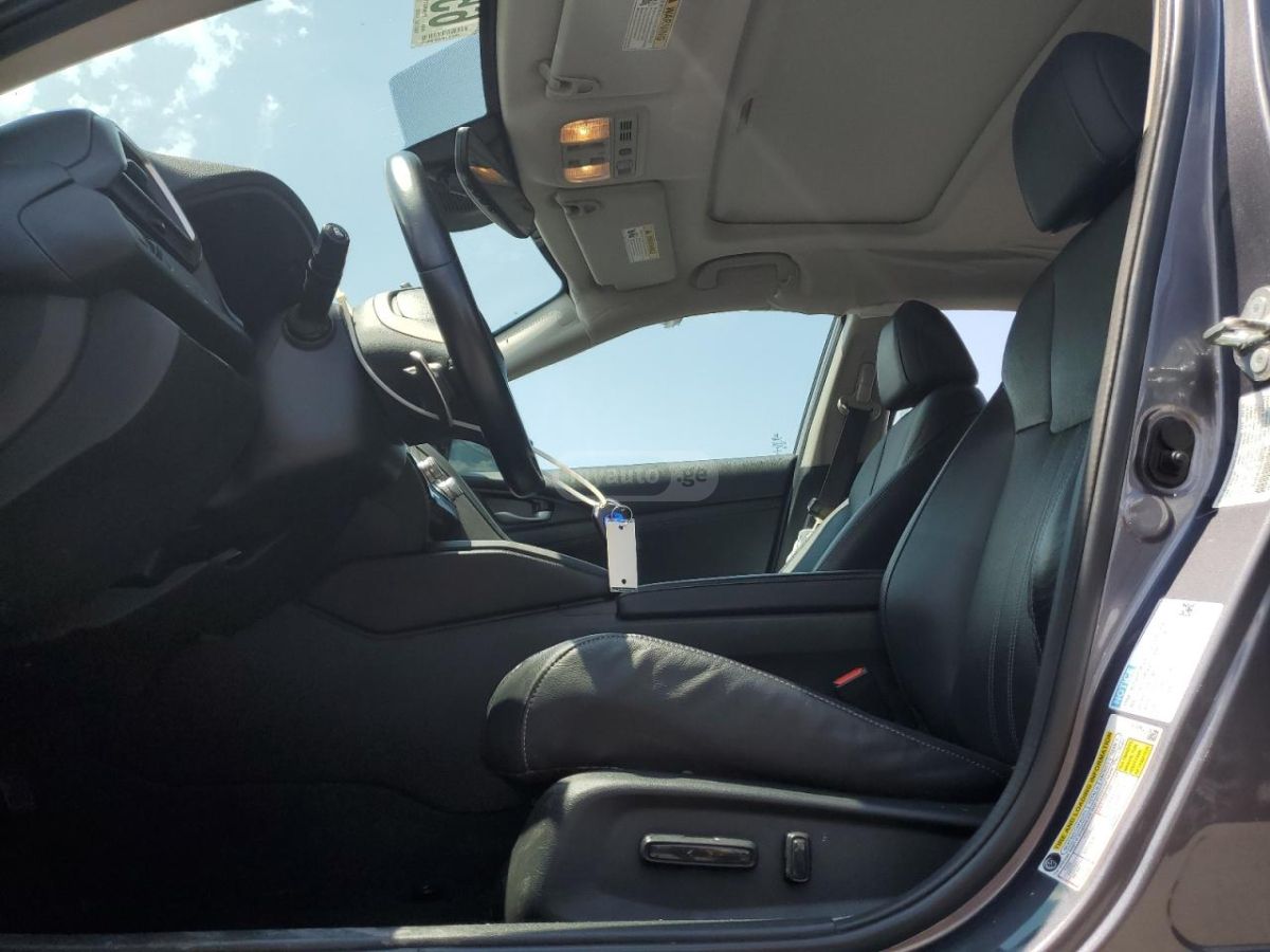 Honda Insight - фото 7