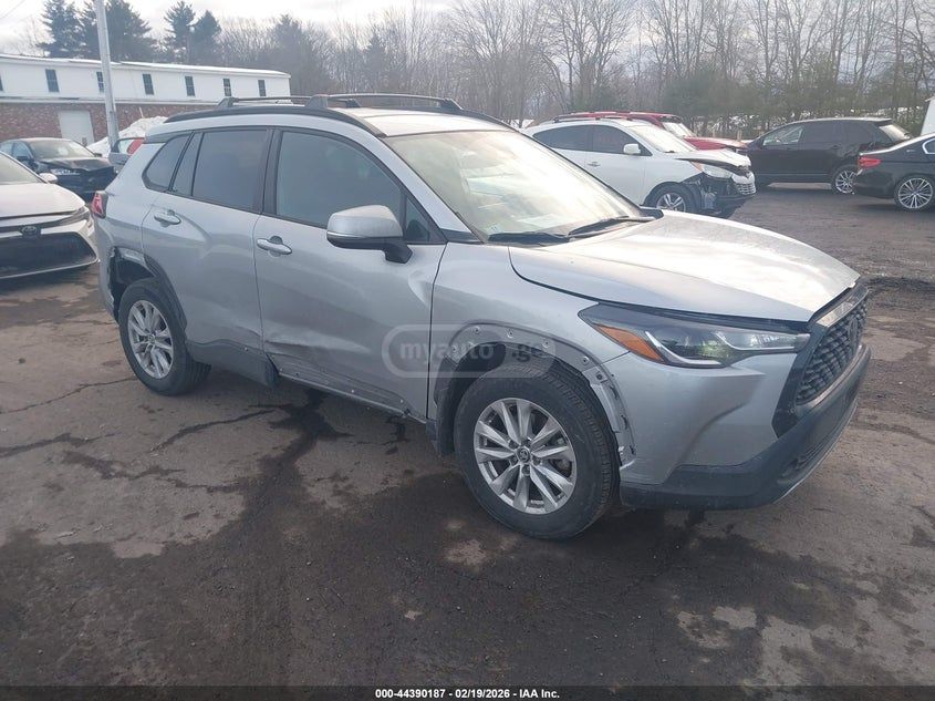 Toyota Corolla cross - фото 1